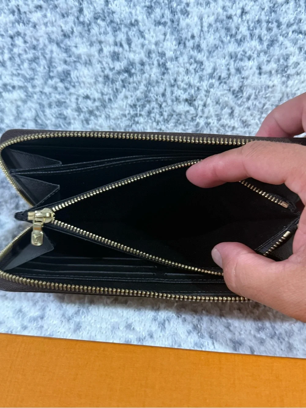 Zippy Wallet Reverse Monogram Giant - Louis Vuitton